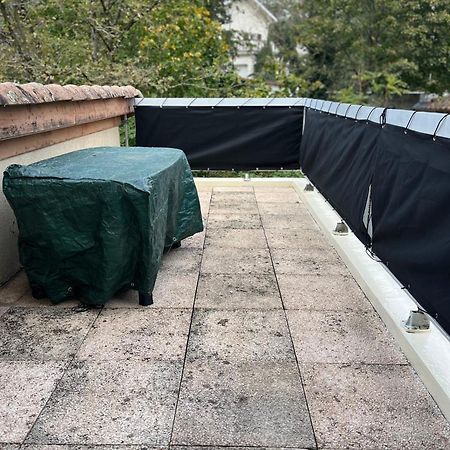 Appartement Cosy Et Confortable サン・ジュニ・ラヴァル エクステリア 写真