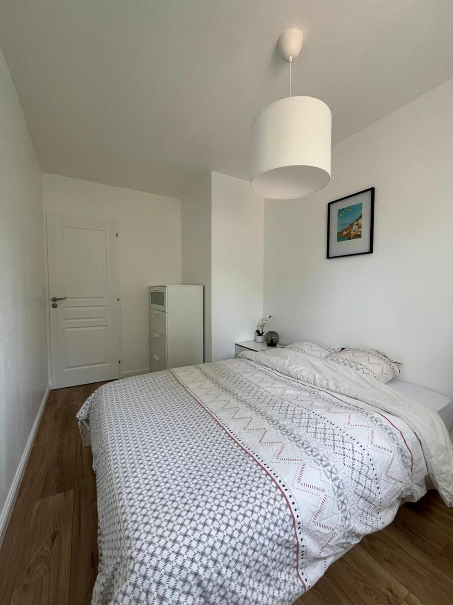 Appartement Cosy Et Confortable サン・ジュニ・ラヴァル エクステリア 写真